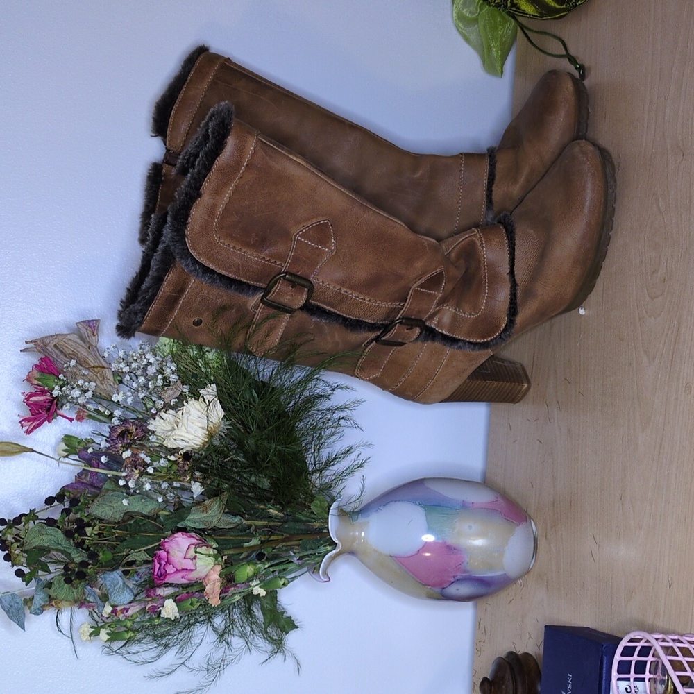 Brown Knee-High Winter Boots with Fur Lining and Chunky Heel
